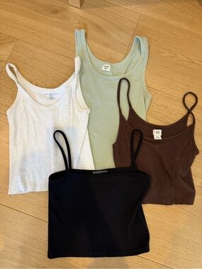 Size Small Aritzia Tank Top Bundle